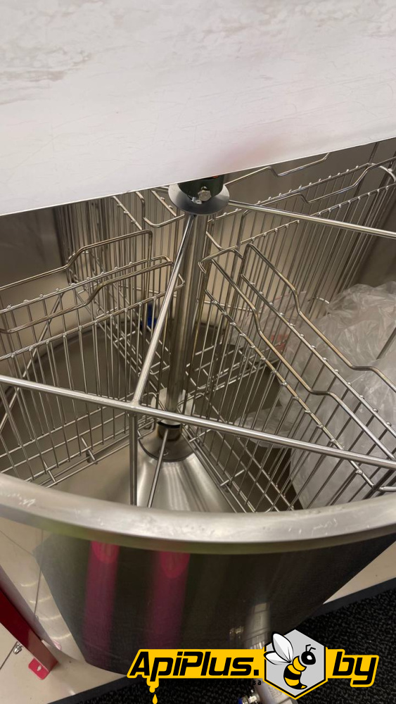 Медогонка ручная 4-х рамочная перекидная(оборотная) Китай (клапан нержавейка) от интернет-магазина apiplus.by